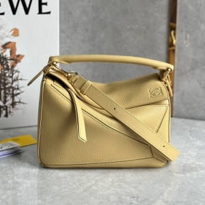 Loewe 로에베 2023 퍼즐백 24CM