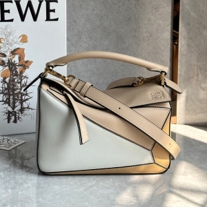 Loewe 로에베 2023 퍼즐백 24cm