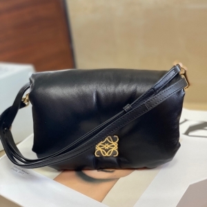 Loewe 로에베 2023 푸퍼 고야백 20CM