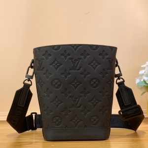 Louis Vuitton 루이비통 2023 노에 슬링백 M82248 21CM