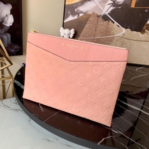 Louis Vuitton 루이비통 2023 데일리 파우치 M62937 29.5CM