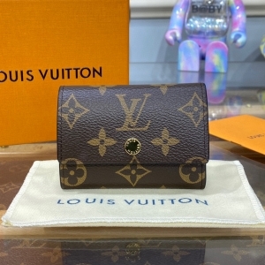 Louis Vuitton 루이비통 2023 마이크로 스티머 13cm (12월) 1