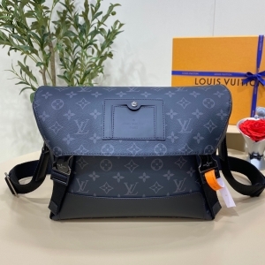 Louis Vuitton 루이비통 2023 보야제 메신저백 33CM