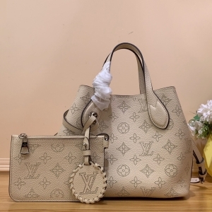 Louis Vuitton 루이비통 2023 블라썸 PM M21848 20CM