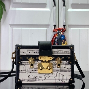 Louis Vuitton 루이비통 2023 쁘띠뜨 말 백 M22895 20CM