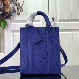 Louis Vuitton 루이비통 2023 삭 플라 미니 토트백 22cm