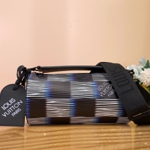 Louis Vuitton 루이비통 2023 소프트 폴로숑 26CM