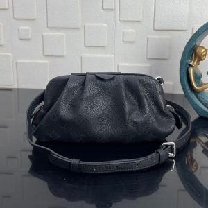 Louis Vuitton 루이비통 2023 스칼라 미니 파우치 M80094 23CM