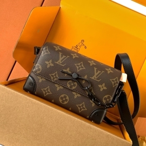 Louis Vuitton 루이비통 2025 스티머 웨어러블 월릿 18CM
