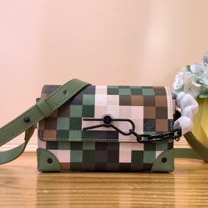 Louis Vuitton 루이비통 2023 스티머 웨어러블 월릿 18CM