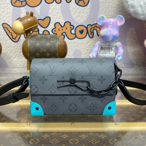 Louis Vuitton 루이비통 2024 스티머 웨어러블 월릿 18CM