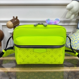 Louis Vuitton 루이비통 2024 아웃도어 메신저백 29.5CM