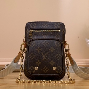 Louis Vuitton 루이비통 2023 유틸리티 폰 포켓 M80746 19CM