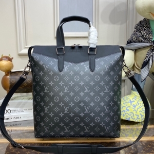 Louis Vuitton 루이비통 2023 익스플로러 토트백 M40567 35CM