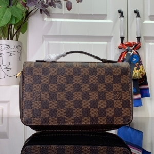 Louis Vuitton 루이비통 2024 지피 XL 22CM