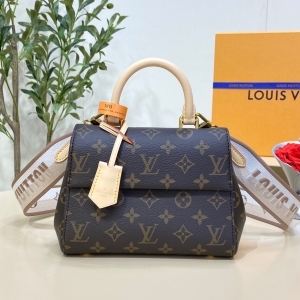 Louis Vuitton 루이비통 2023 클루니 미니 M46055 20CM