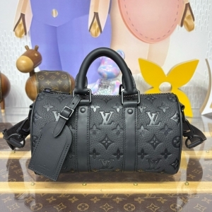 Louis Vuitton 루이비통 2025 키폴 반둘리에 25 25cm