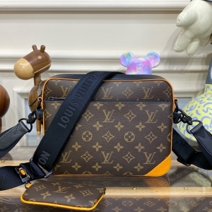 Louis Vuitton 루이비통 2024 트리오 메신저백 25CM