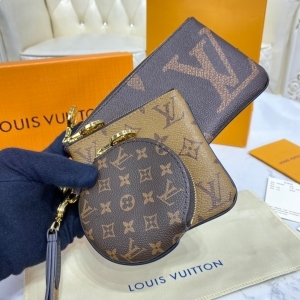 Louis Vuitton 루이비통 2023 트리오 파우치 M68756 22CM