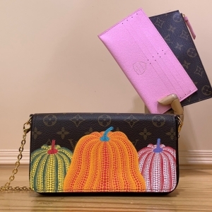 Louis Vuitton 루이비통 2023 펠리시 포쉐트 크로스백 M82108 21CM