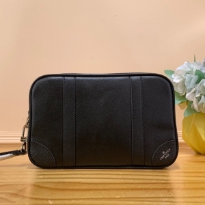 Louis Vuitton 루이비통 2023 포쉐트 카사이 클러치백 M30939 25CM