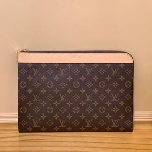Louis Vuitton 루이비통 2023 포쉐트 주르 클러치백 M82540 35CM
