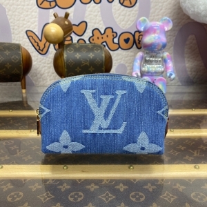 Louis Vuitton 루이비통 2024 포쉐트 코스메티크 PM 19CM