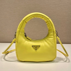 PRADA 프라다 2023 소프트 패딩 나파 가죽 미니백 1BA384 21CM