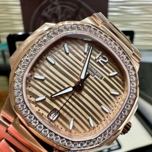 Patek Philippe Nautilus Silver 파텍필립 노틸러스 7118 여성용 워치 35.2mm