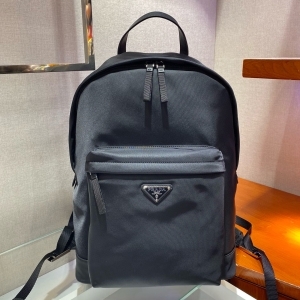 Prada 프라다 2024 나일론 백팩 39CM