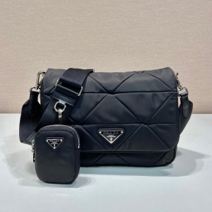 Prada 프라다 2023 나일론 패딩 숄더백 / 1BD290 28CM