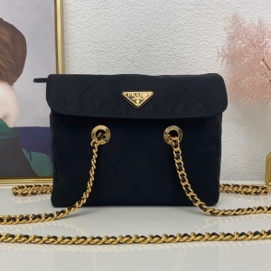 Prada 프라다 2023 나일론 체인 숄더백 26CM