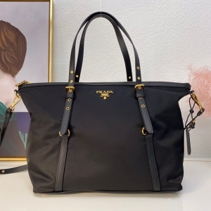 Prada 프라다 2023 나일론 숄더백 36cm