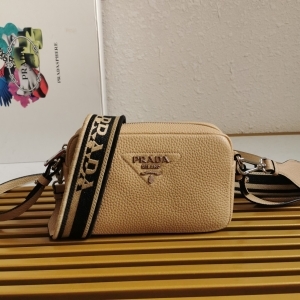 Prada 프라다 2023 레더 숄더백 1BH192 19CM