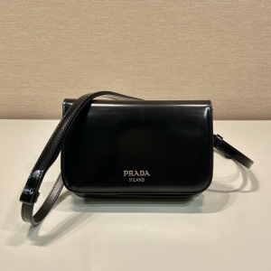 Prada 프라다 2023 레더 크로스백 18CM