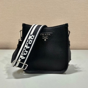 Prada 프라다 2023 레더 미니 숄더백 1BH191 20CM