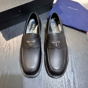 Prada 프라다 2025 MEN'S 로퍼 (2색) (1월)