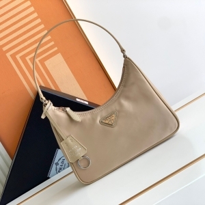 Prada 프라다 2023 리나일론 호보백 22CM