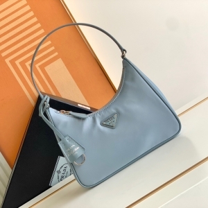 Prada 프라다 2023 리나일론 호보백 22CM