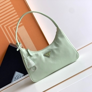 Prada 프라다 2023 리나일론 호보백 23CM