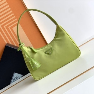 Prada 프라다 2023 리나일론 호보백 23CM