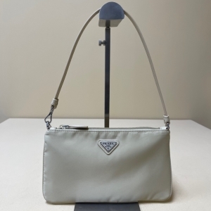 Prada 프라다 2023 리나일론 미니백 24.5CM