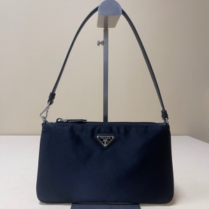 Prada 프라다 2023 리나일론 미니백 24.5CM