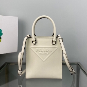 Prada 프라다 2023 사피아노 토트백 19CM