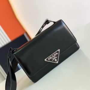 Prada 프라다 2023 엠블럼 브러시드 숄더백 1BD321 24CM