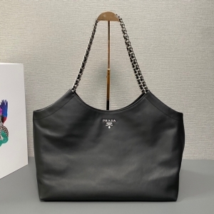 Prada 프라다 2023 체인 숄더백 39CM