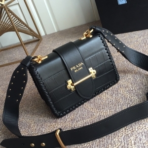 Prada 프라다 2023 카이에 숄더백 20cm