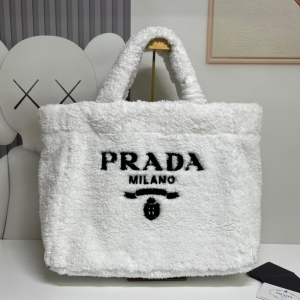 Prada 프라다 2023 테리 퍼 토트백 40CM