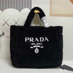 Prada 프라다 2023 테리 퍼 토트백 40CM