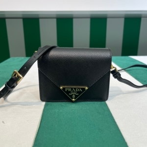 Prada 프라다 2023 트라이앵글 미니 크로스백 11.2CM